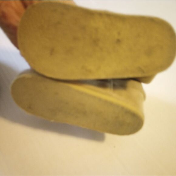 Two pair of toddler girl boots with Velcro closure Sz 6 - Picture 7 of 8